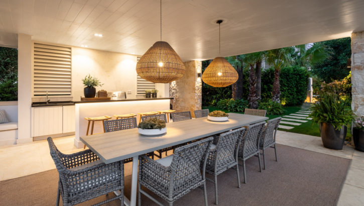 7 bedroom Villas for sale in Las Brisas – R5130388 in 