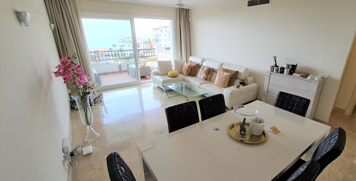 2 bedroom Apartments for sale in Calahonda – R5134621