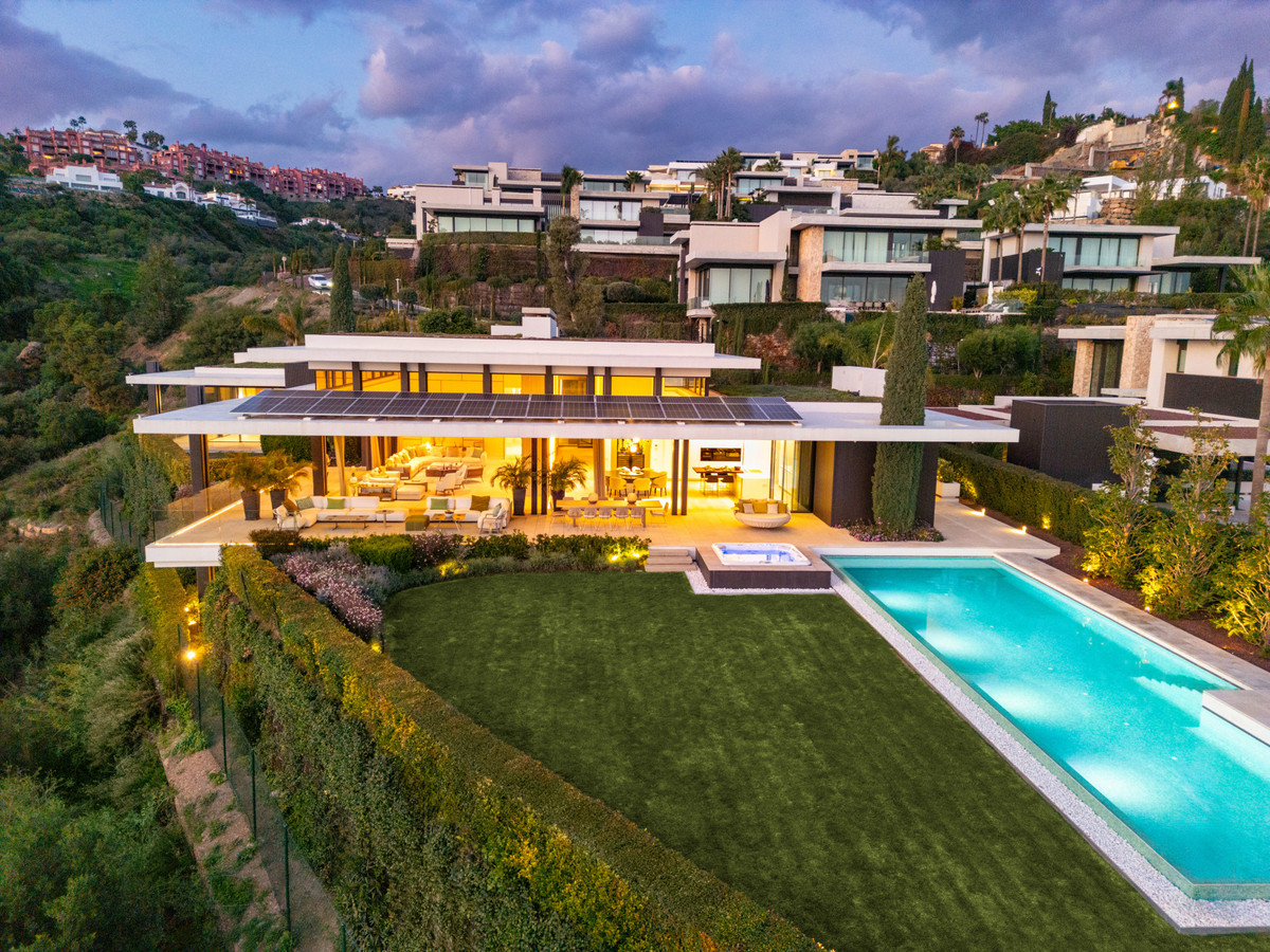 6 bedroom Villas for sale in La Quinta – R4930648