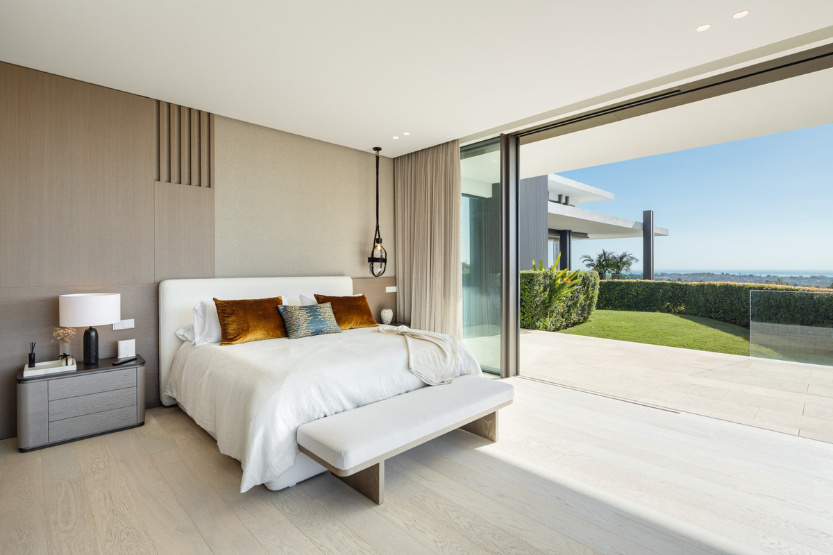6 bedroom Villas for sale in La Quinta – R4930648
