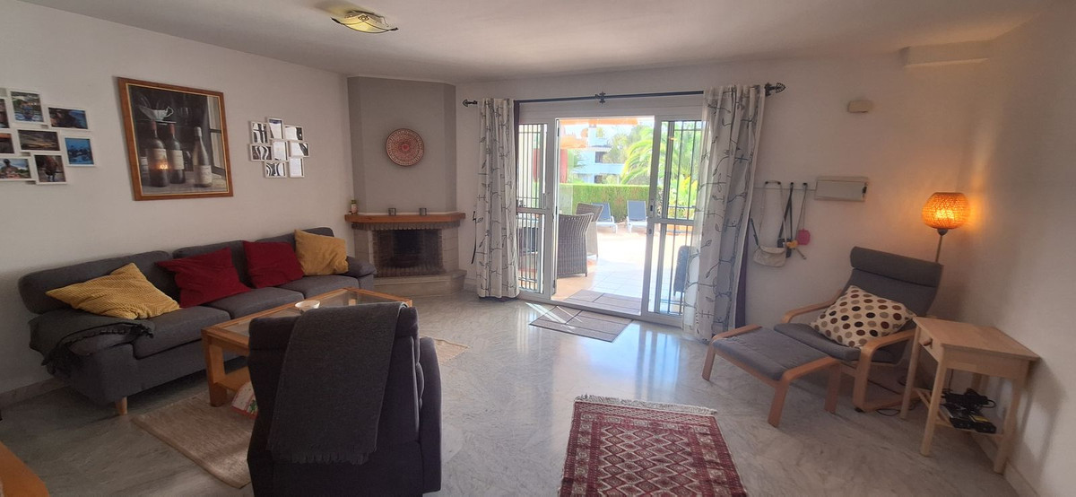 2 bedroom Apartments for sale in Calahonda – R5132548