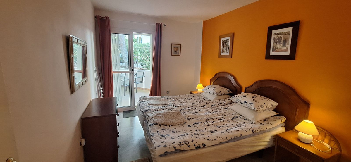 2 bedroom Apartments for sale in Calahonda – R5132548