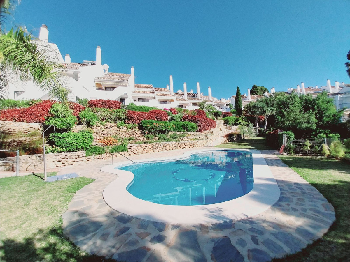 4 bedroom Townhouses for sale in Calahonda – R5126938