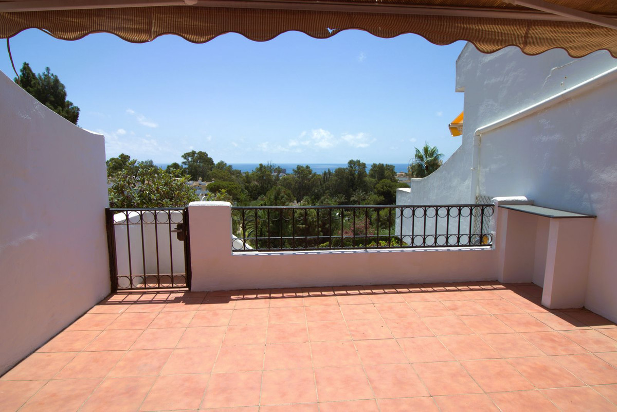 4 bedroom Townhouses for sale in Calahonda – R5126938