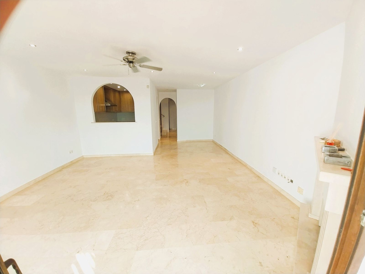 4 bedroom Townhouses for sale in Calahonda – R5126938