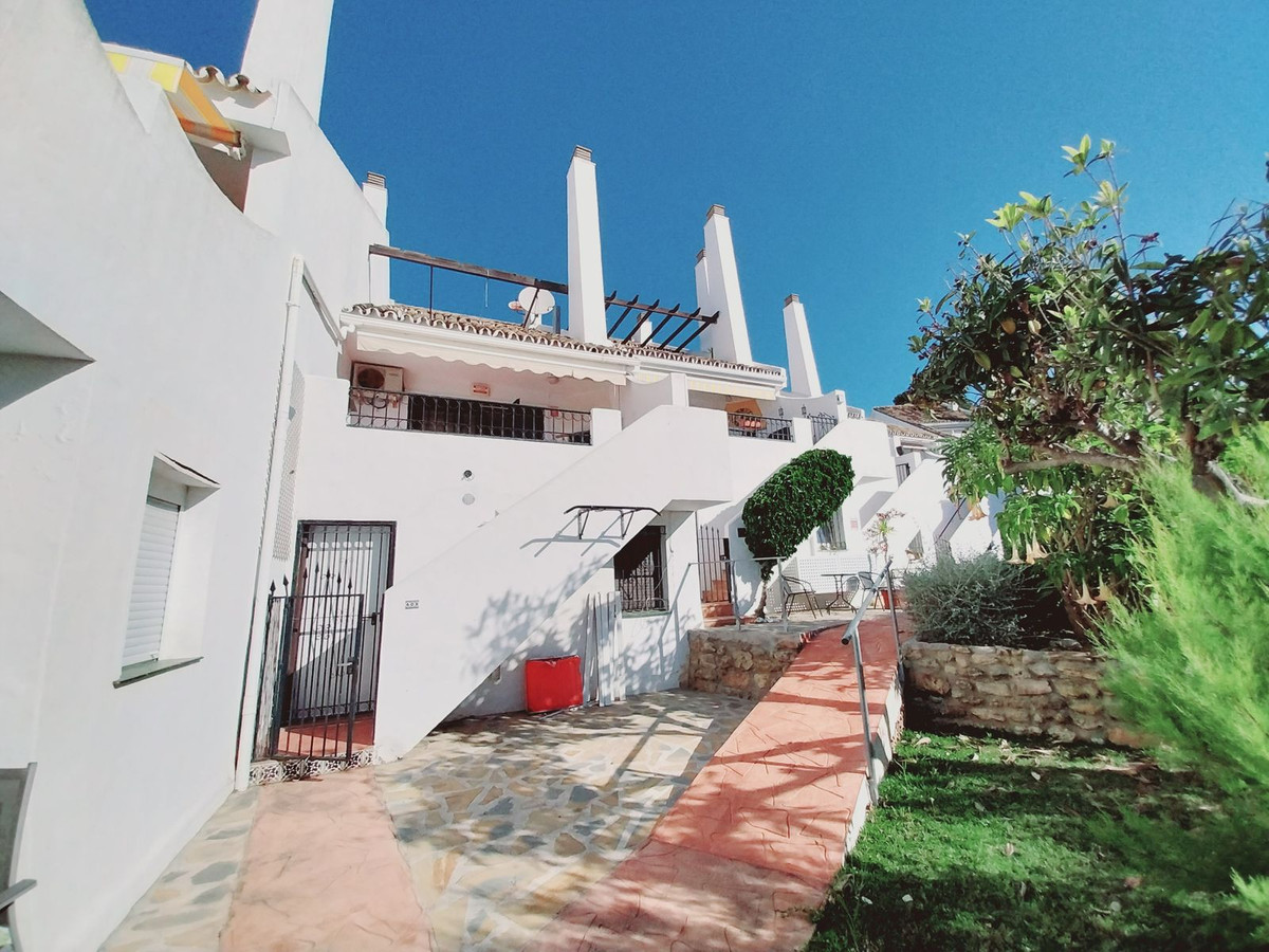 4 bedroom Townhouses for sale in Calahonda – R5126938