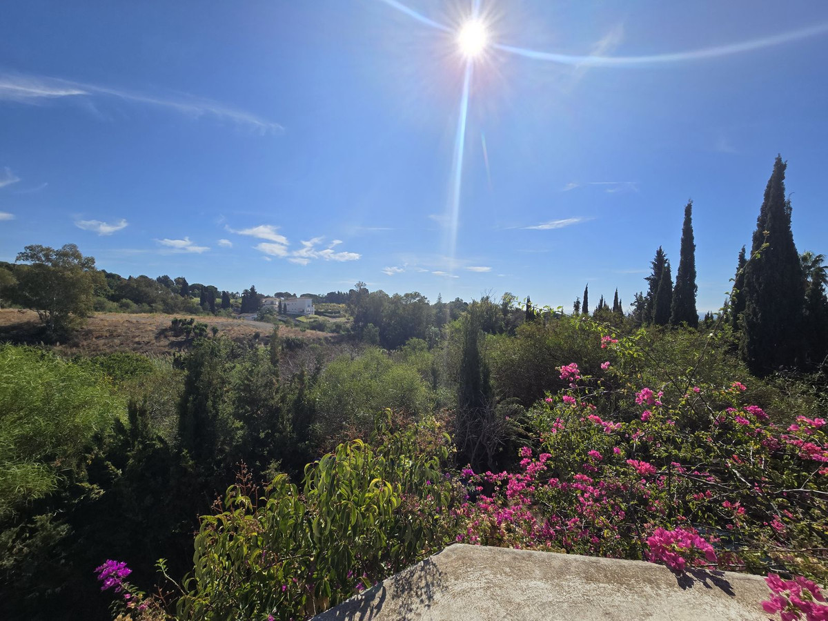 6 bedroom Villas for sale in Marbella – R4856941