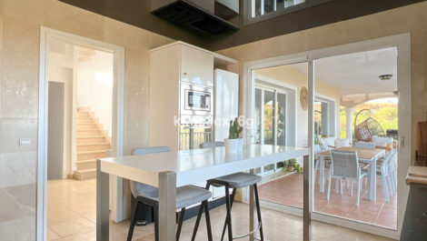 Villas de 6 dormitorios en venta en Riviera del Sol – R5043937