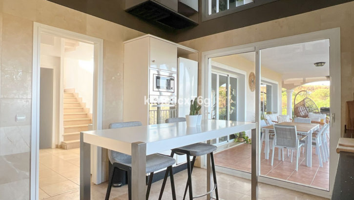 Villas de 6 dormitorios en venta en Riviera del Sol – R5043937 en 