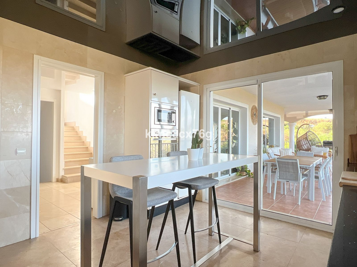 Villas de 6 dormitorios en venta en Riviera del Sol – R5043937