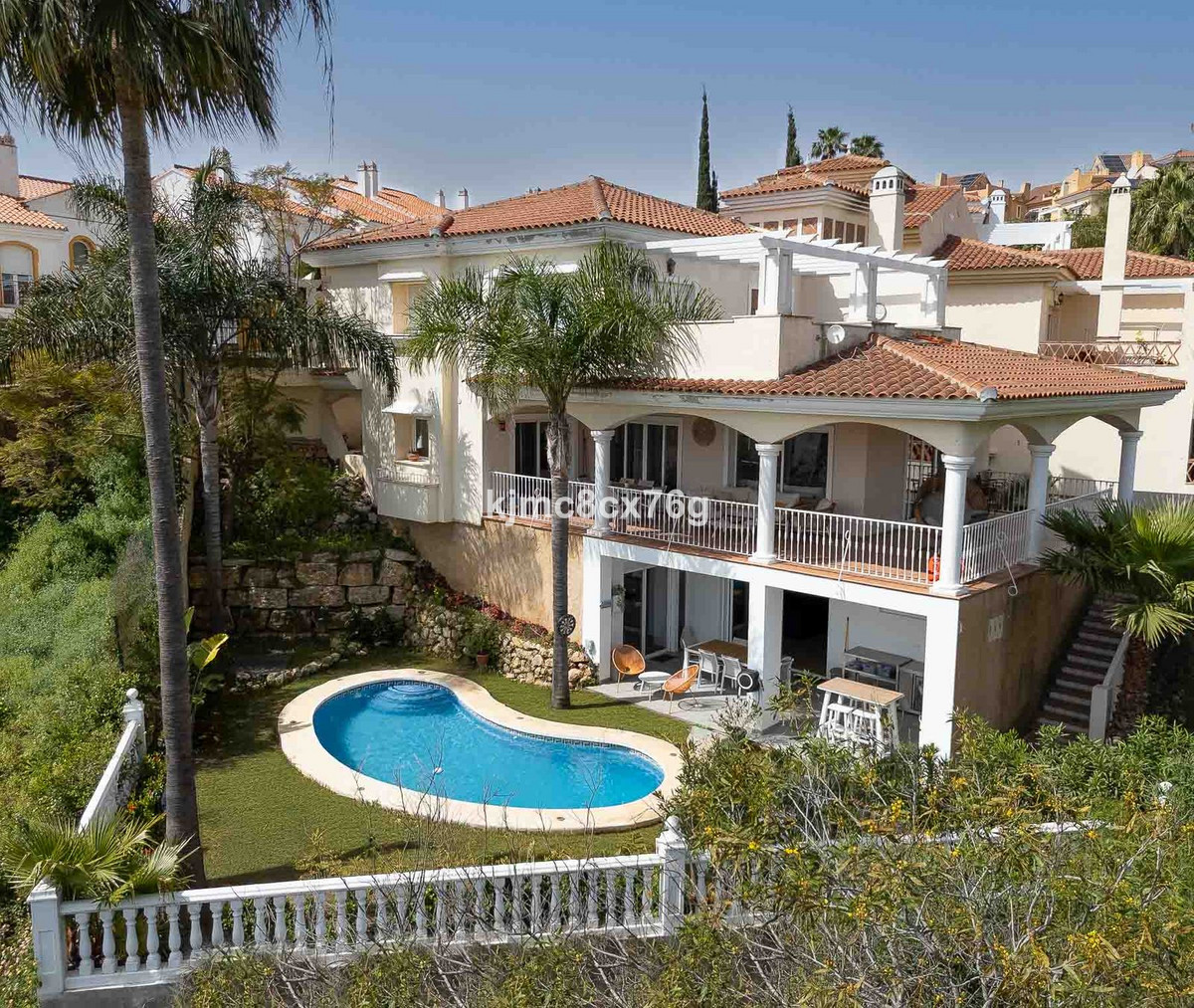 Villas de 6 dormitorios en venta en Riviera del Sol – R5043937