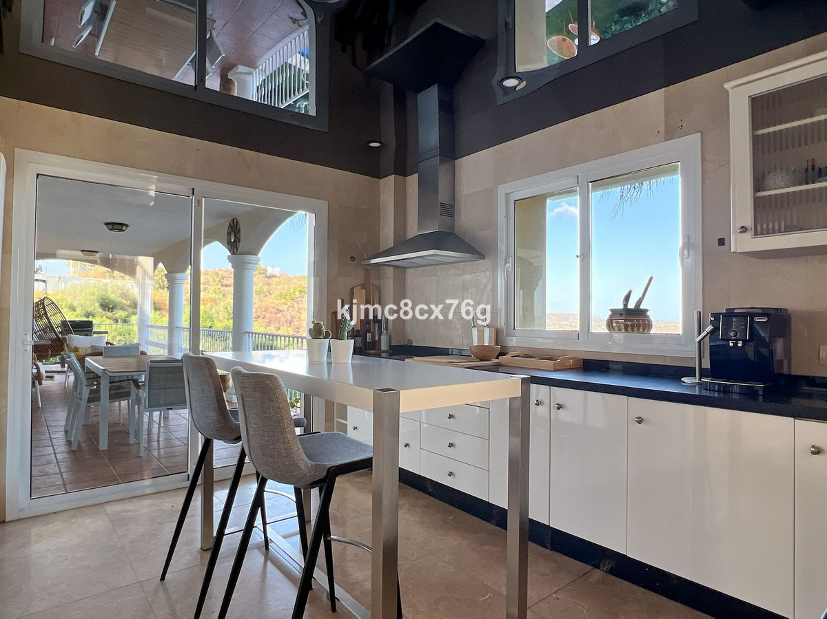 Villas de 6 dormitorios en venta en Riviera del Sol – R5043937