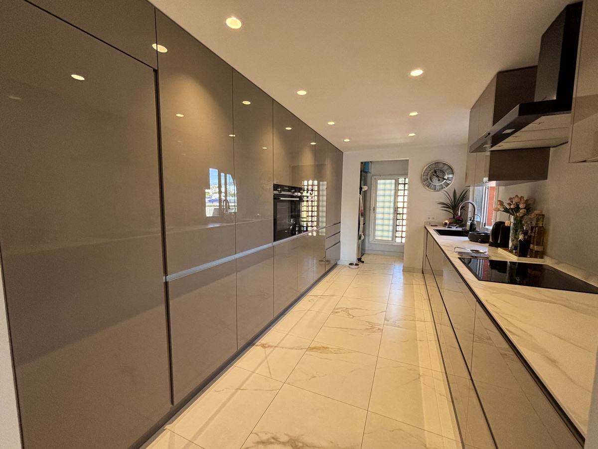 3 bedroom Penthouses for sale in Guadalmina Baja – R5139022