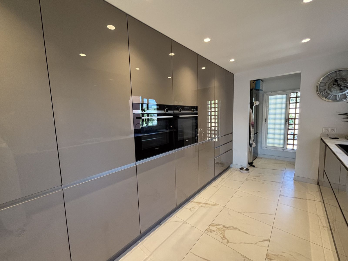 3 bedroom Penthouses for sale in Guadalmina Baja – R5139022
