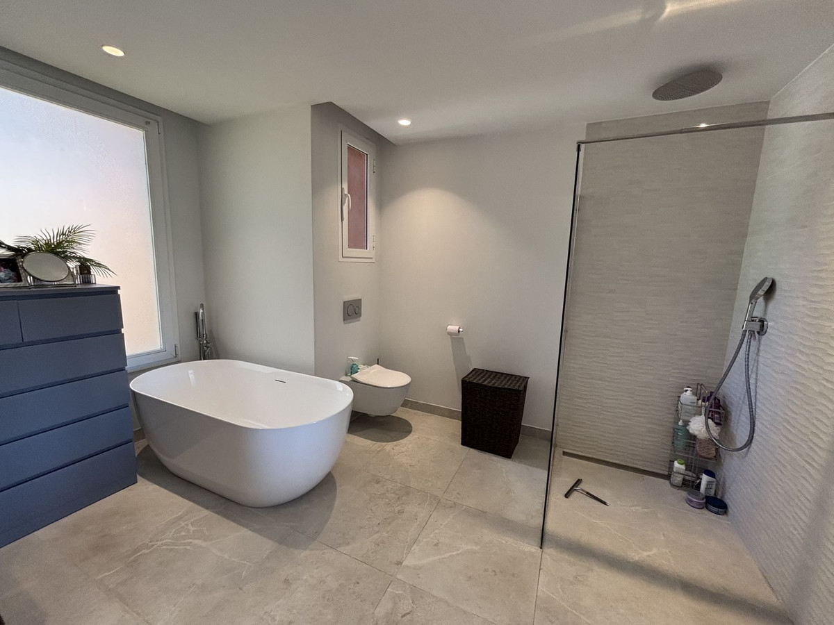 3 bedroom Penthouses for sale in Guadalmina Baja – R5139022