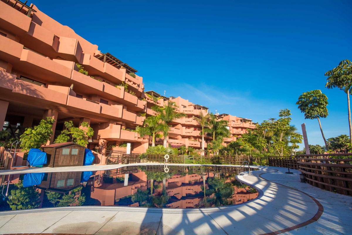 4 bedroom Apartments for sale in Nueva Milla de Oro – R5127307