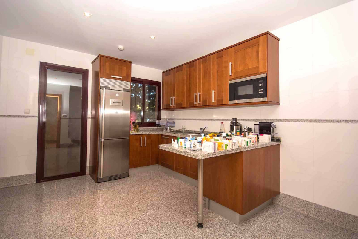 4 bedroom Apartments for sale in Nueva Milla de Oro – R5127307
