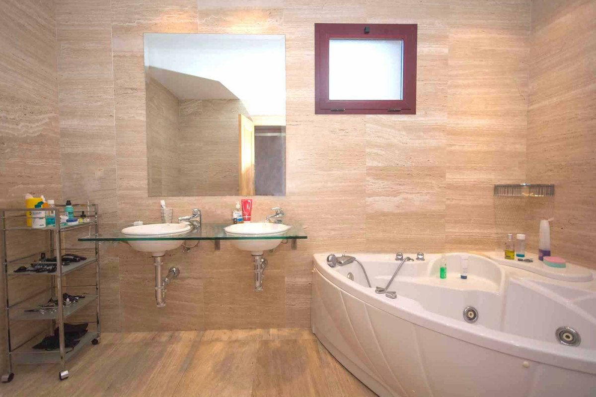 4 bedroom Apartments for sale in Nueva Milla de Oro – R5127307