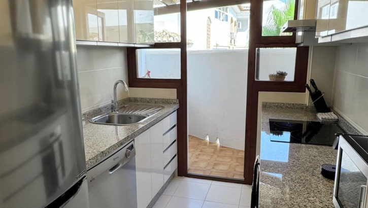 2 bedroom Apartments for sale in Calahonda – R5145898 in 