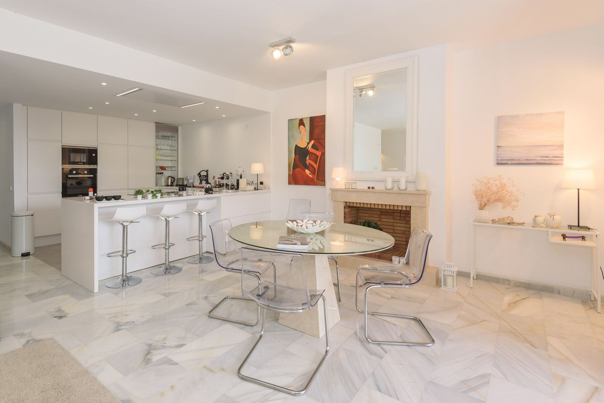 2 bedroom Apartments for sale in La Mairena – R5130679
