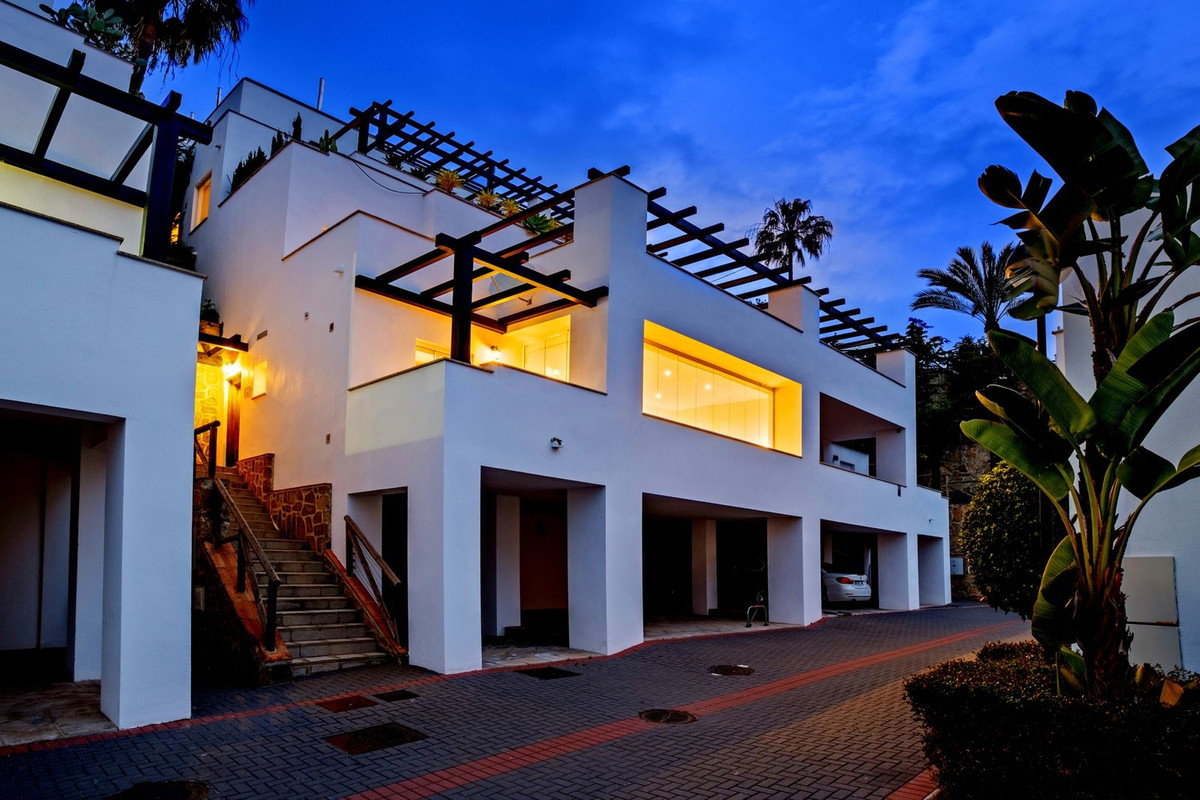 3 bedroom Townhouses for sale in Marbella – R5142505