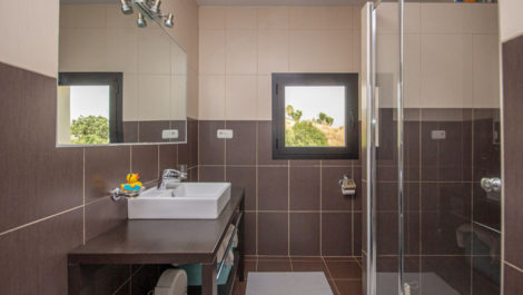 Villas de 4 dormitorios en venta en La Mairena – R5143909