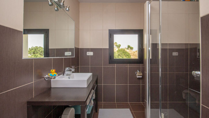 Villas de 4 dormitorios en venta en La Mairena – R5143909 en 