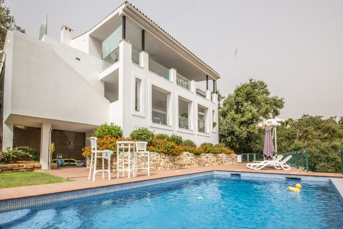 Villas de 4 dormitorios en venta en La Mairena – R5143909