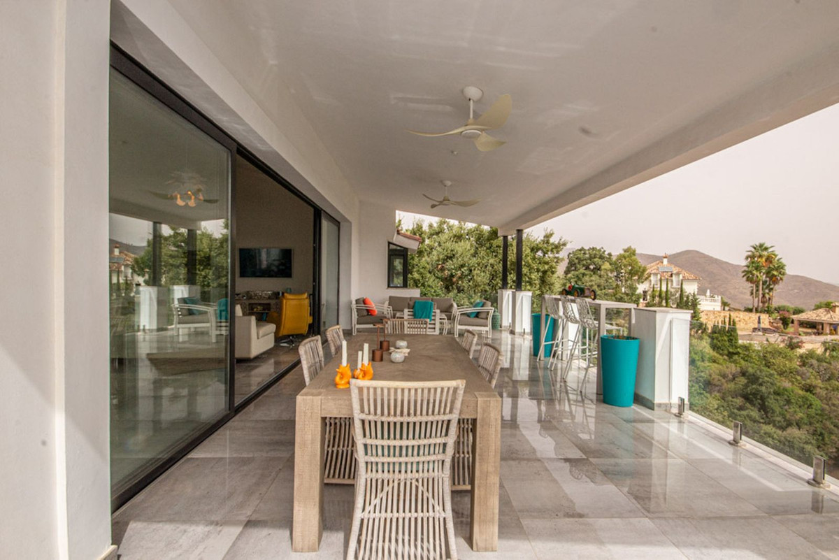 Villas de 4 dormitorios en venta en La Mairena – R5143909