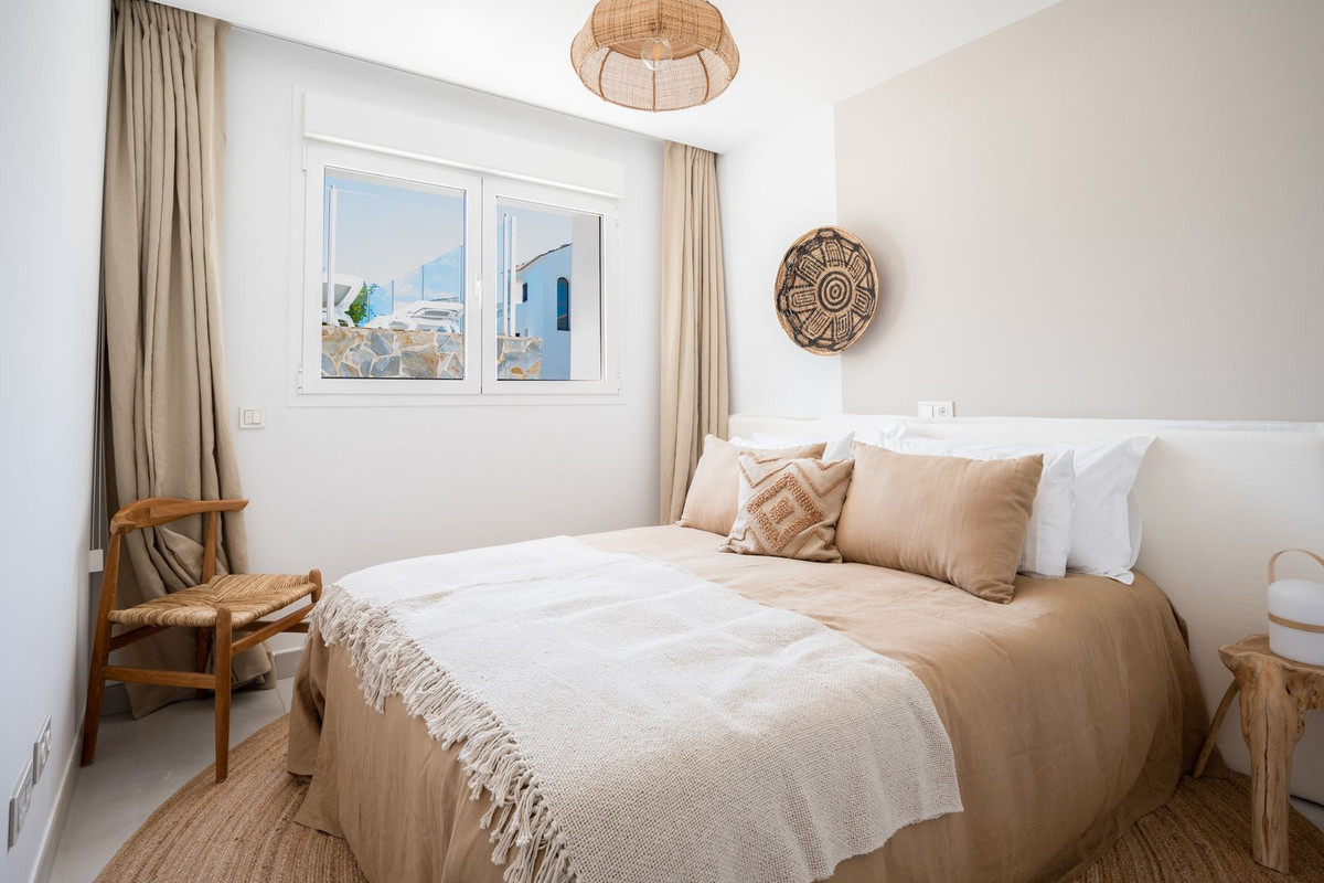 Apartamentos de 3 dormitorios en venta en Altos de los Monteros – R5119069