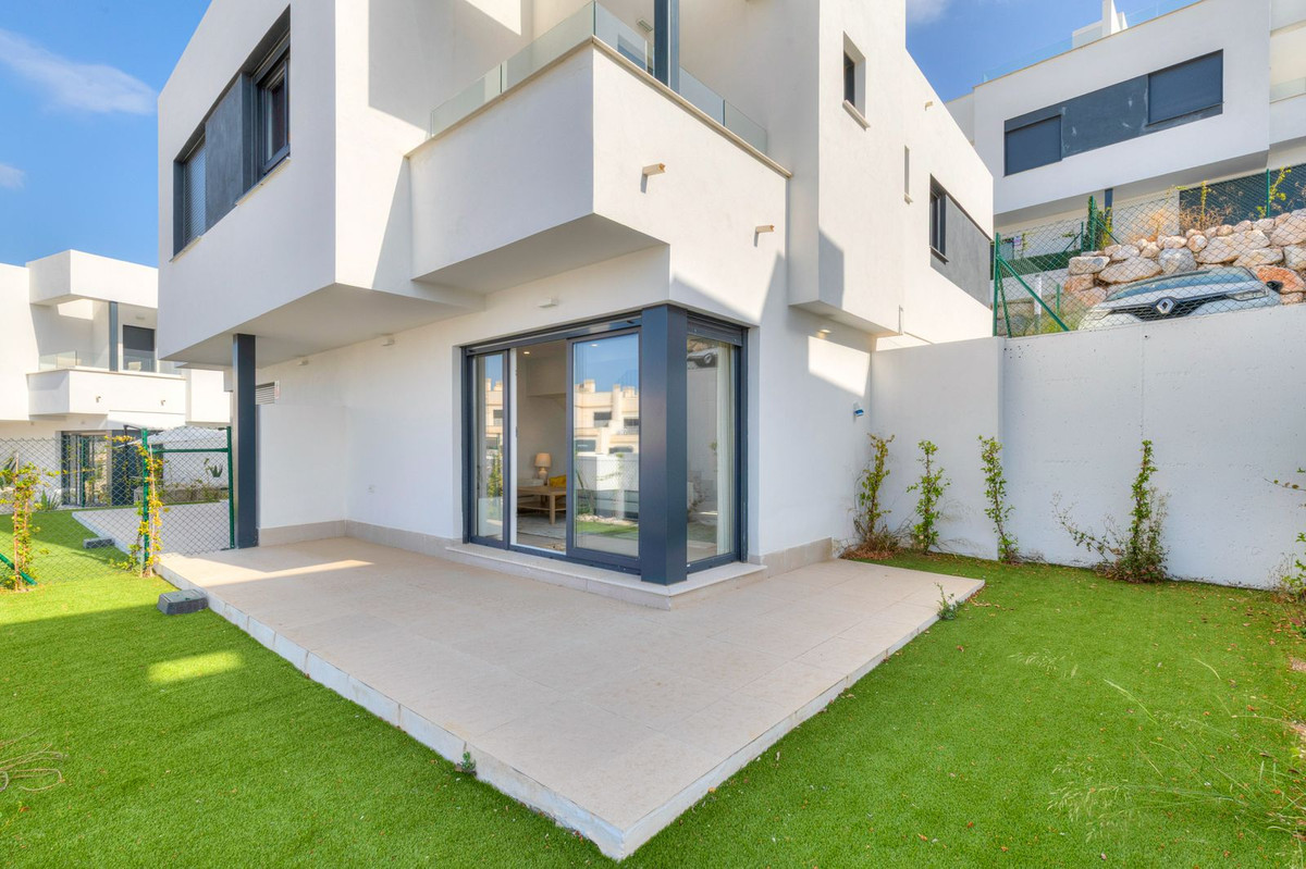 3 bedroom Townhouses for sale in La Cala de Mijas – R5117764