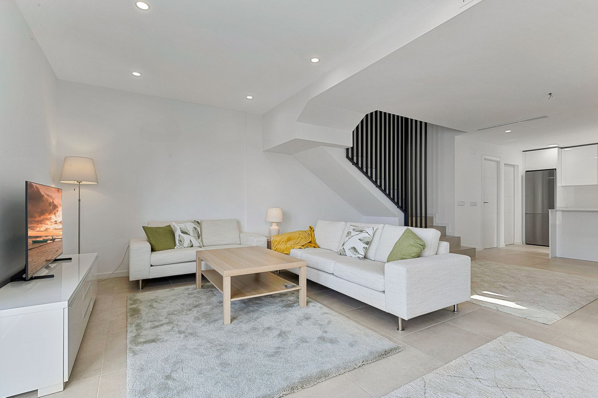 3 bedroom Townhouses for sale in La Cala de Mijas – R5117764