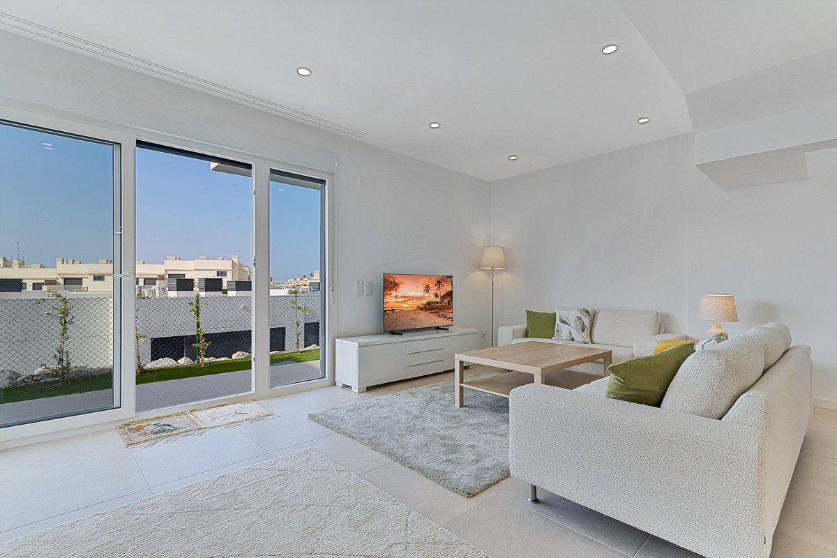 3 bedroom Townhouses for sale in La Cala de Mijas – R5117764