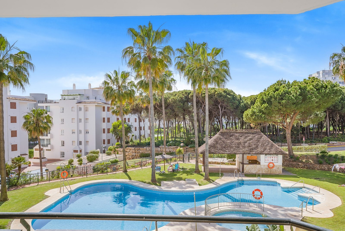 2 bedroom Apartments for sale in Calahonda – R5129029