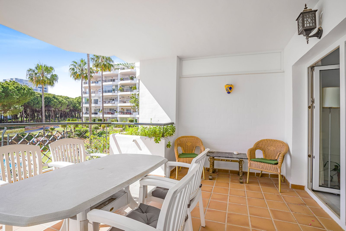 2 bedroom Apartments for sale in Calahonda – R5129029