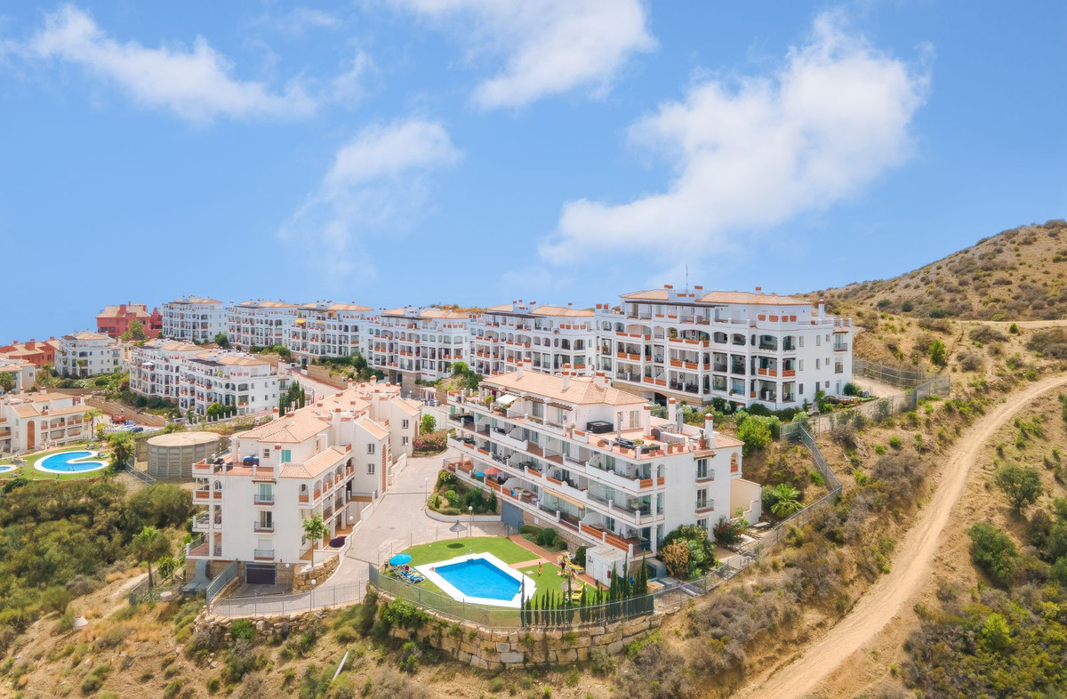 Apartamentos de 2 dormitorios en venta en Calahonda – R5143924