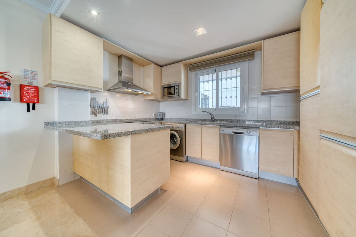 Apartamentos de 2 dormitorios en venta en Calahonda – R5143924