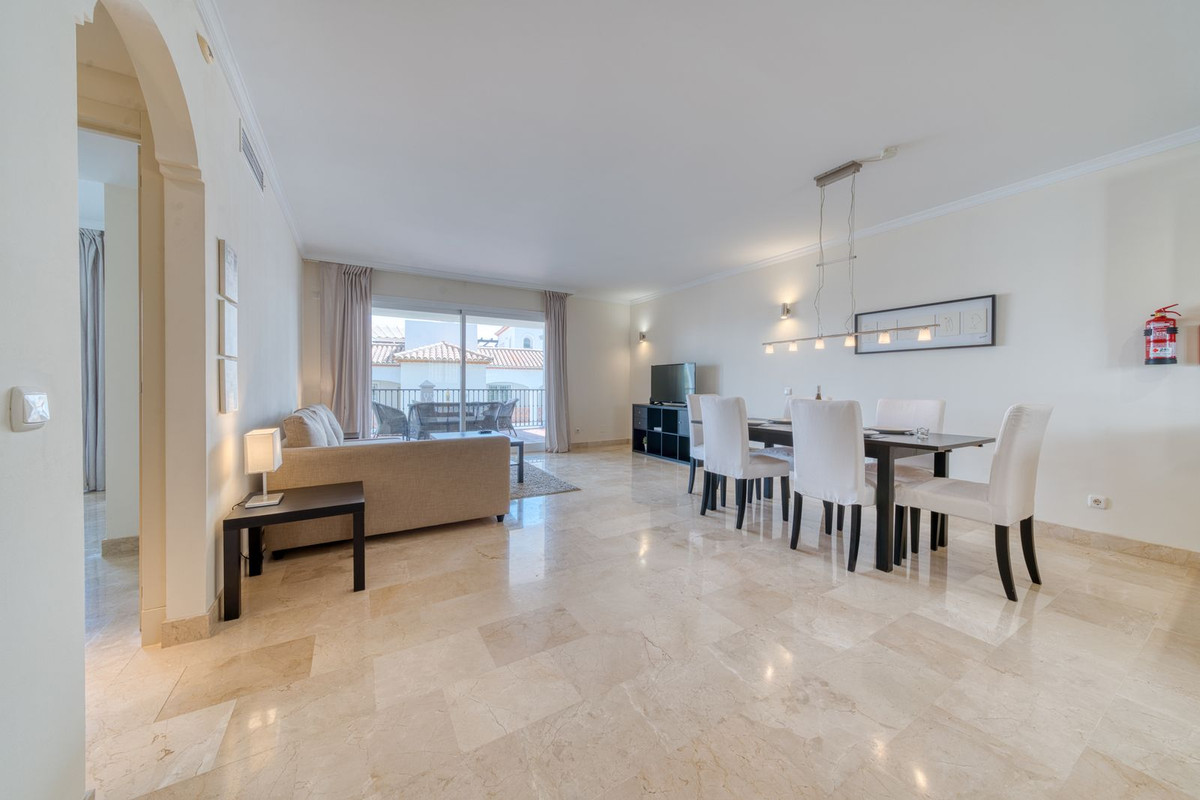Apartamentos de 2 dormitorios en venta en Calahonda – R5143924