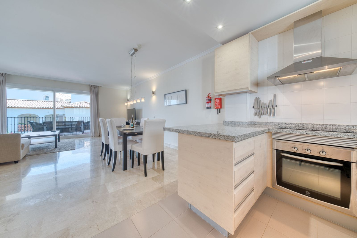 Apartamentos de 2 dormitorios en venta en Calahonda – R5143924