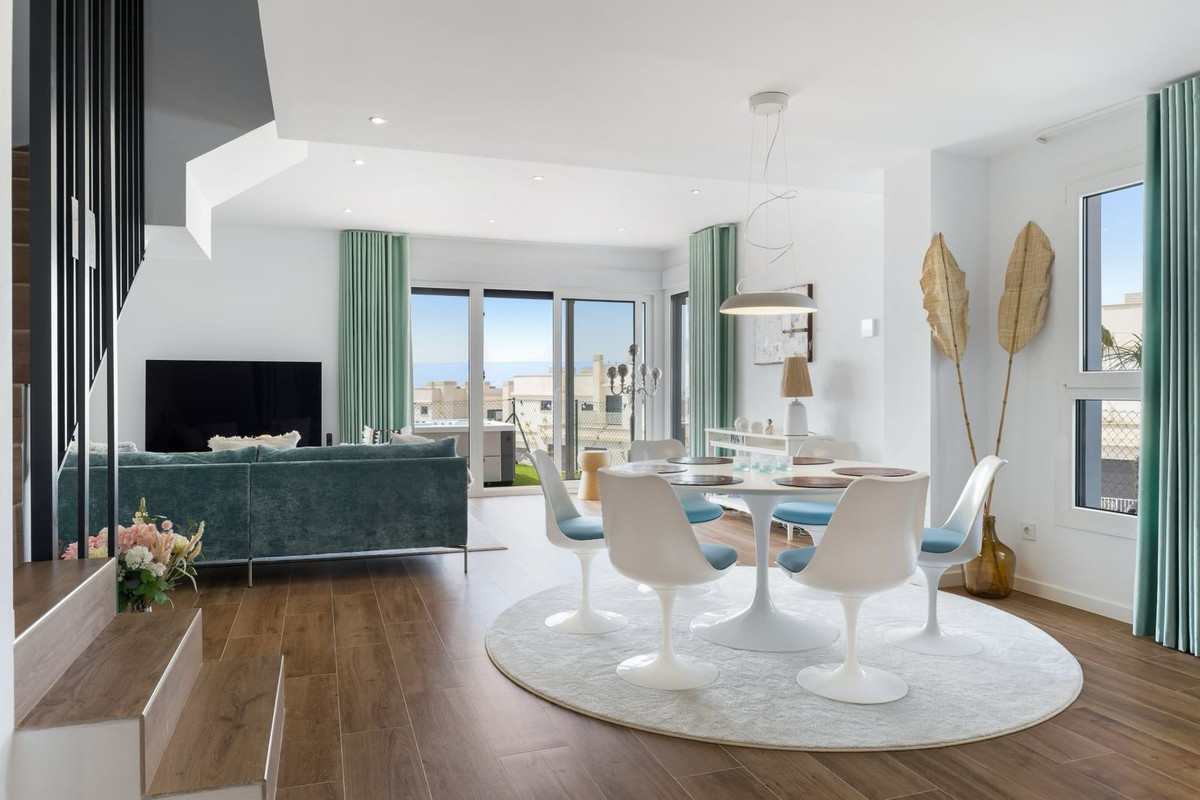 Adosados de 3 dormitorios en venta en La Cala de Mijas – R5131579