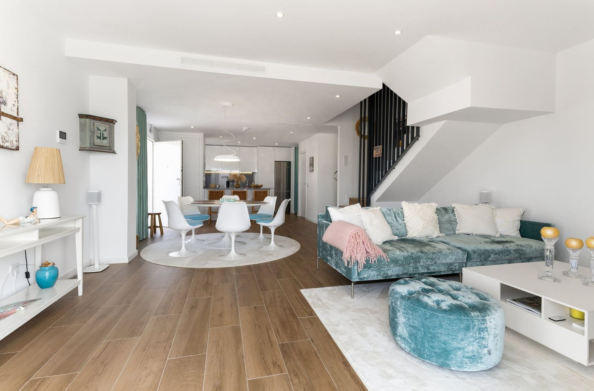 Adosados de 3 dormitorios en venta en La Cala de Mijas – R5131579