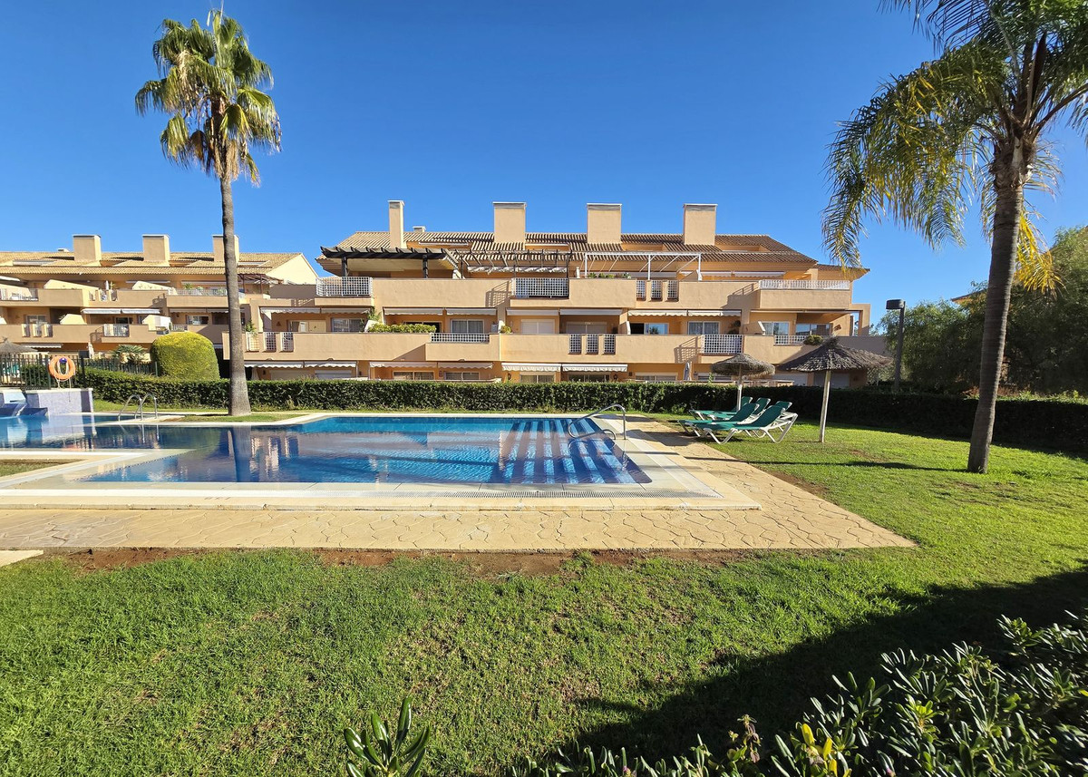 2 bedroom Penthouses for sale in Elviria – R5136586