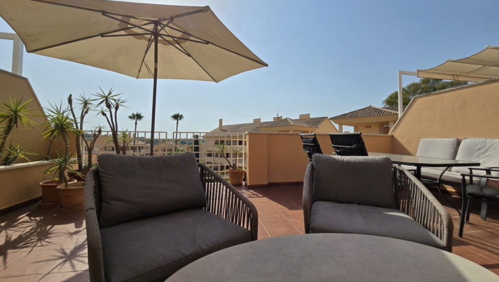 2 bedroom Penthouses for sale in Elviria – R5136586 in 