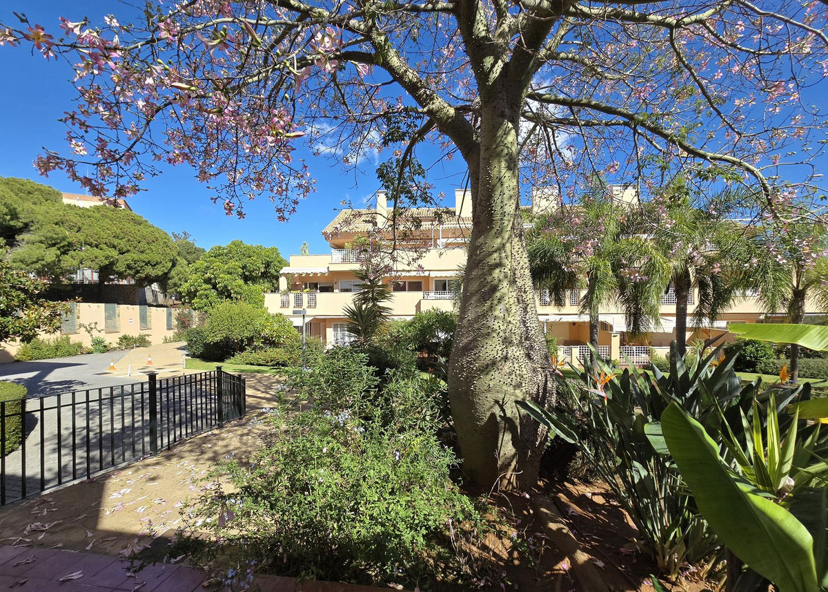 2 bedroom Penthouses for sale in Elviria – R5136586