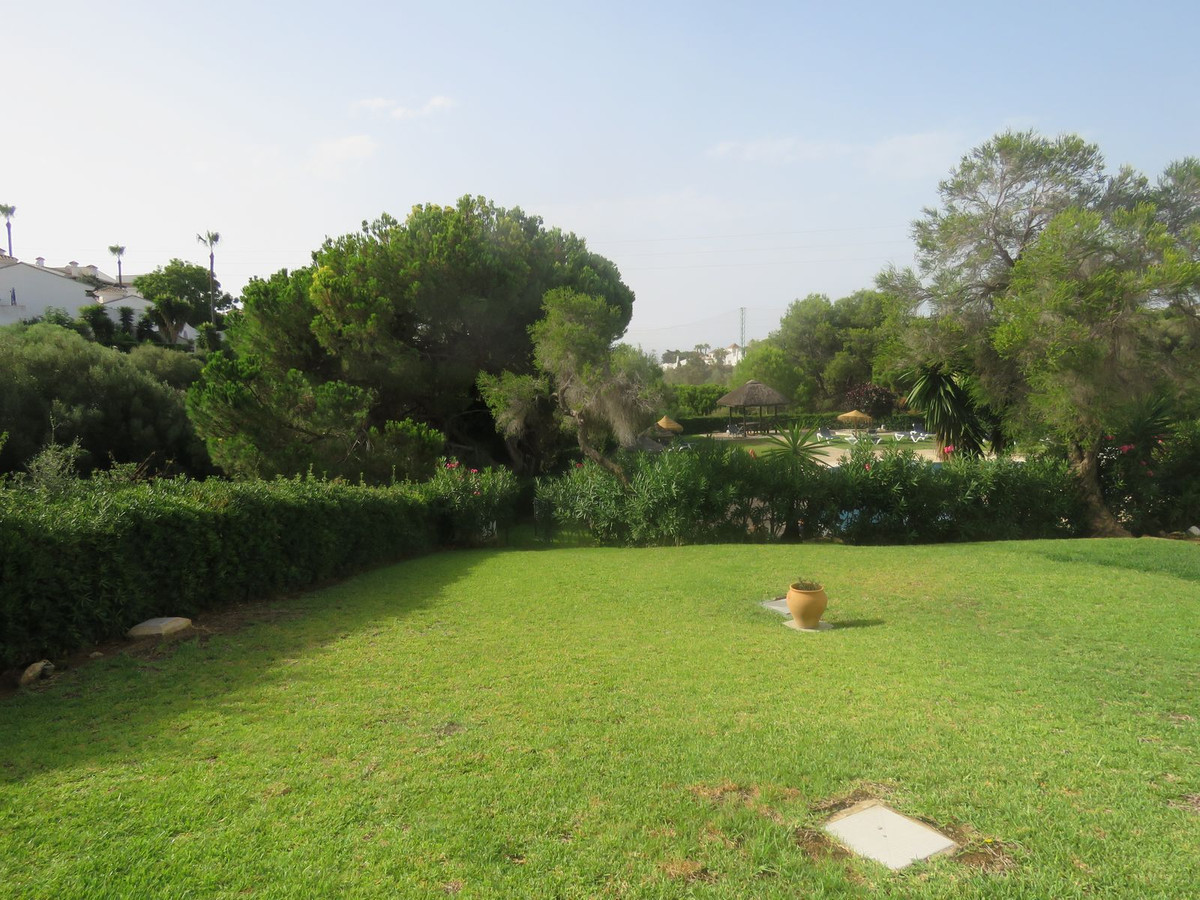 2 bedroom Apartments for sale in Calahonda – R5130589