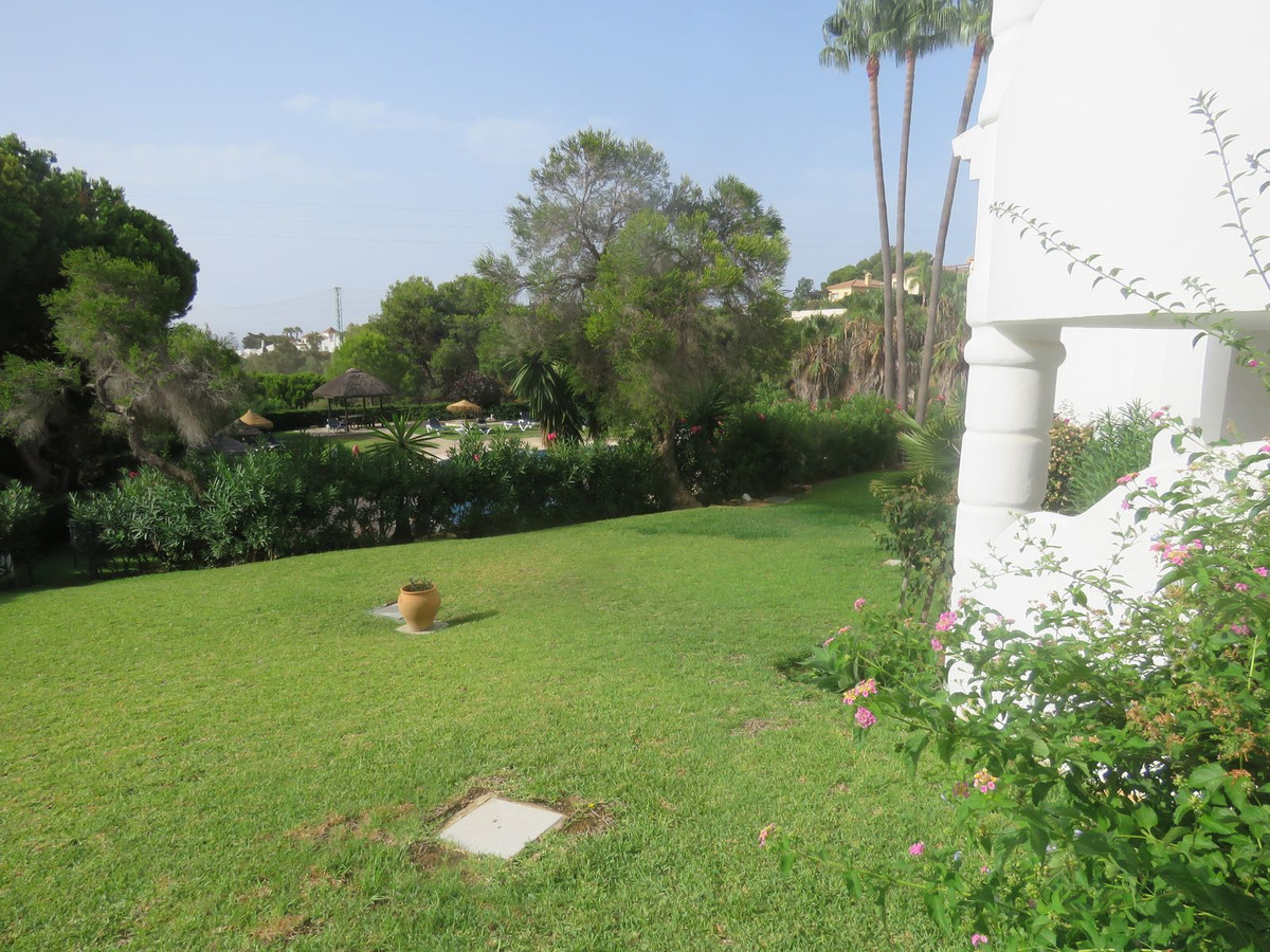 2 bedroom Apartments for sale in Calahonda – R5130589