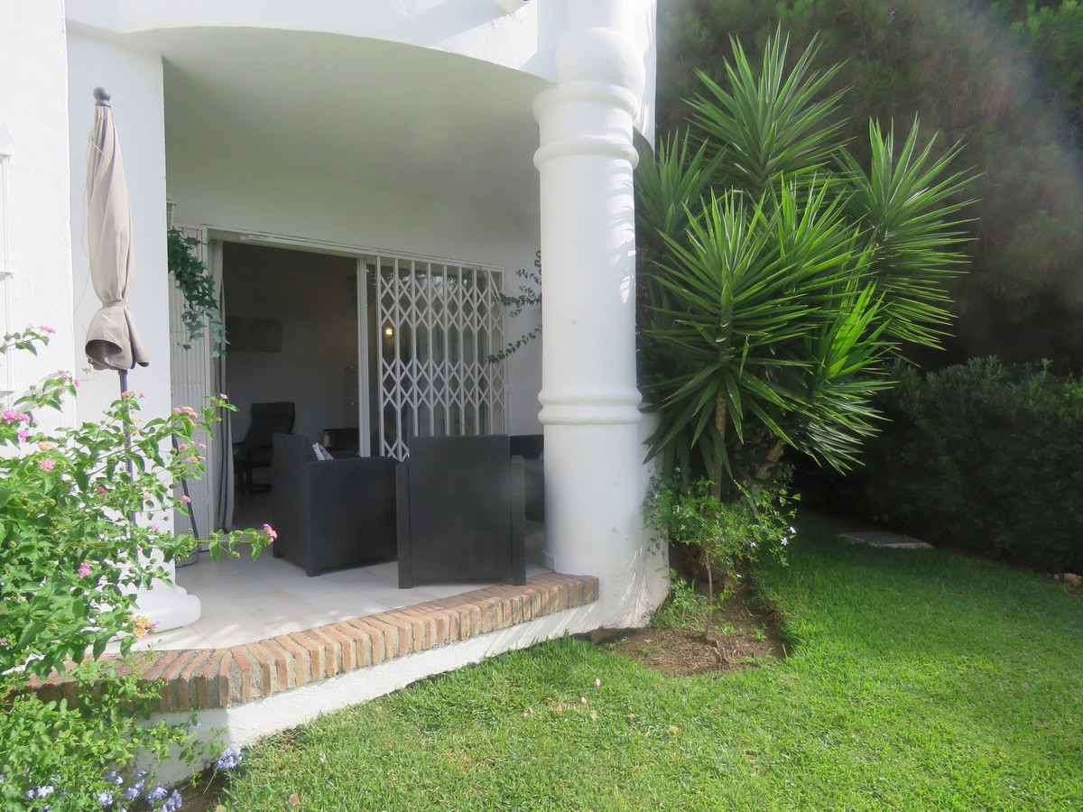 2 bedroom Apartments for sale in Calahonda – R5130589
