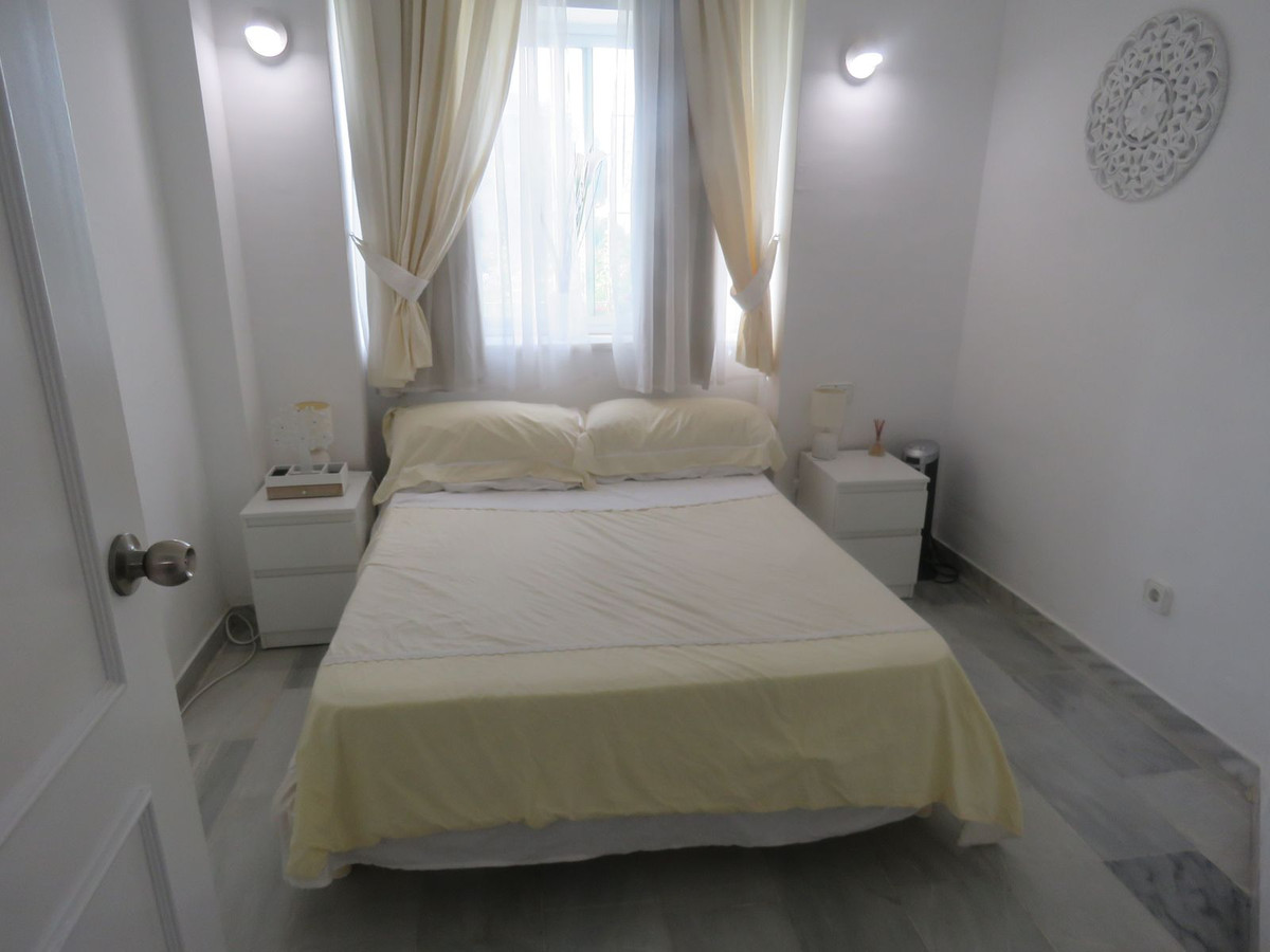 2 bedroom Apartments for sale in Calahonda – R5130589