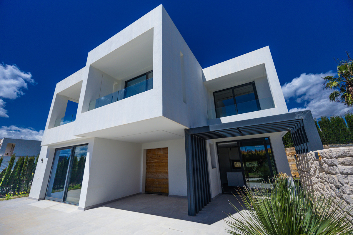 Villas de 3 dormitorios en venta en Nueva Milla de Oro – R5129257