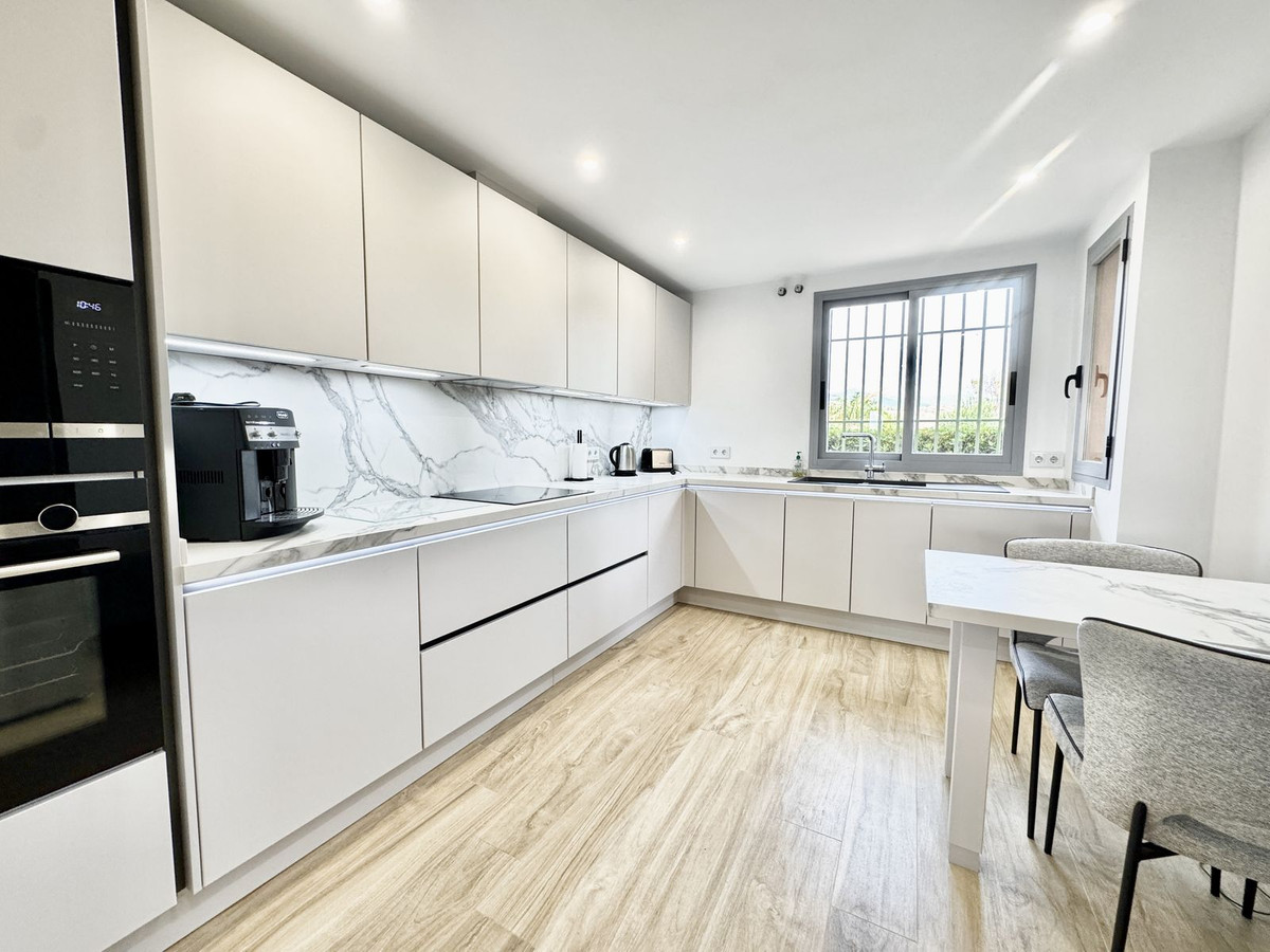 3 bedroom Apartments for sale in Los Flamingos – R5129824